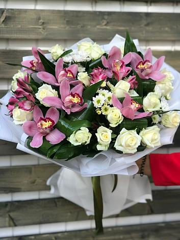 Букет цветов из: Розы и Хризантемы в Каменский