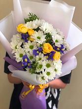 Букет цветов из:  Ирисы, Хризантемы и Розы #REPLACE_PRED# Каменский